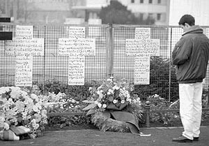 Photo 2. Photograph included in El Mundo.es, “The wall that divided Europe”